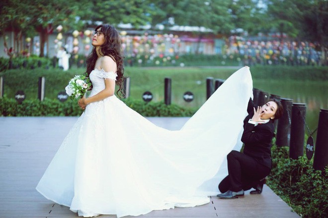 Bộ ảnh cưới hoán đổi của chú rể hot girl và cô dâu boy ngầu Hà Nội gây bão mạng xã hội Bộ ảnh cưới hoán đổi của chú rể hot girl và cô dâu boy ngầu Hà Nội gây bão mạng xã hội
